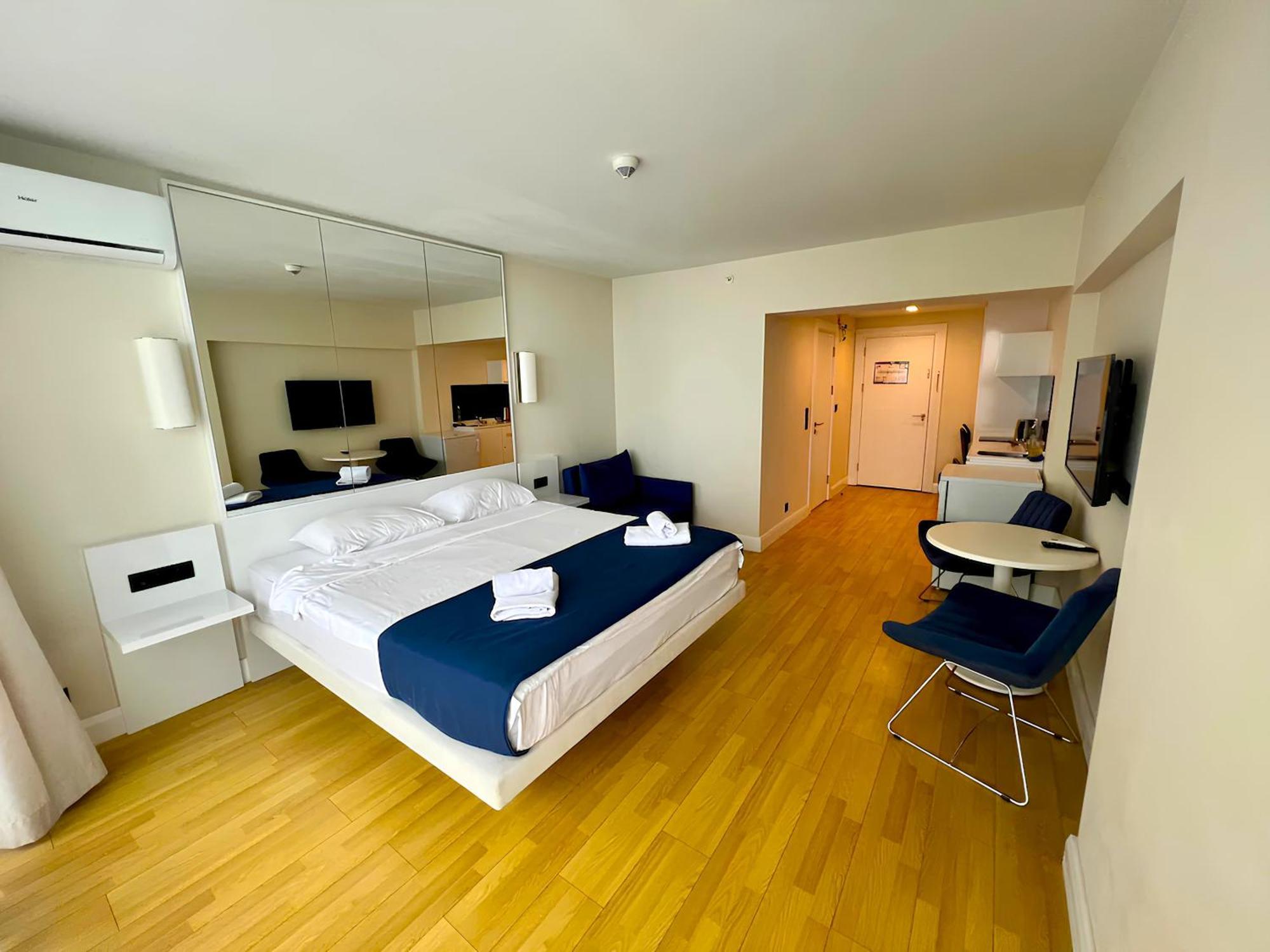 Orbi Panoramic Apartment 5*